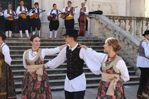 Volkstanz-Vorführung in der Altstadt von Dubrovnik