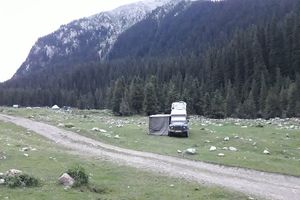 Unser Stellplatz in Tirol - nein, in Kirgistan