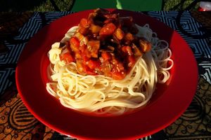 Spaghetti mit Gemüsesauce