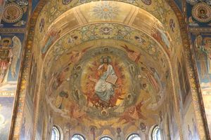 Die Blutskirche ist geschmückt mit großen Mosaiken