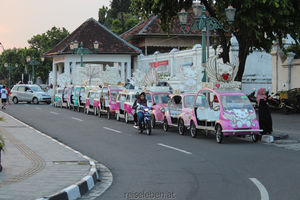 Tretautos am Alun Alun Kidul