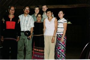 Mit 2 Ami-Vietnamesen zu Besuch bei den Ede